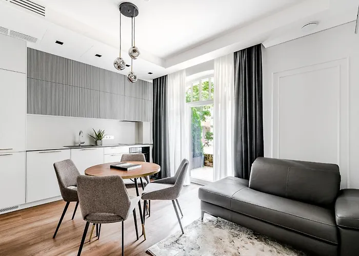 Luxurious Apartment In Vilnius Old Town By Reside Baltic